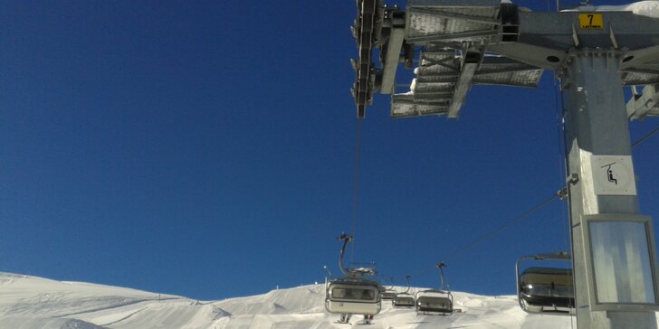 Předvánoční lyžování v italském středisku Livigno: doprava i možnost nákupu v bezcelní zóně