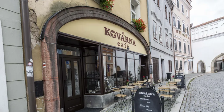 Čas na kávu: otevřené vouchery na nápoje i dezerty: 150, 300 a 500 Kč