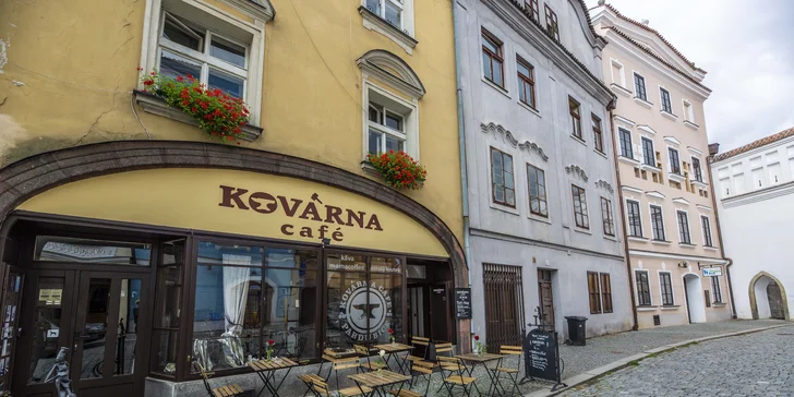 Čas na kávu: otevřené vouchery na nápoje i dezerty: 150, 300 a 500 Kč