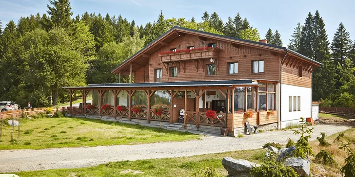Pobyt v horském hotelu v Beskydech: polopenze, vlastní pekárna i wellness