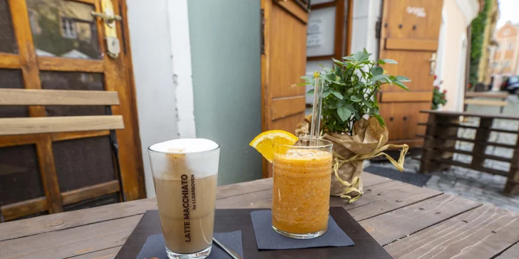 Přivítejte podzim: smoothie a káva nebo čaj podle výběru