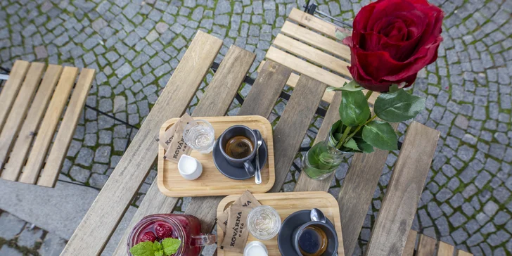 Podzimní posezení v Kovárně: káva a domácí limonáda dle výběru