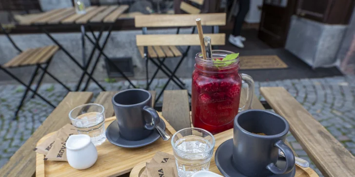 Podzimní posezení v Kovárně: káva a domácí limonáda dle výběru