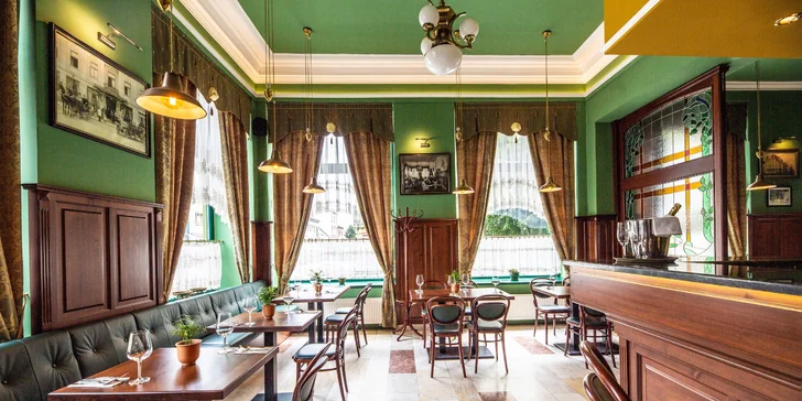Prvorepublikový 4* hotel v Jičíně na 1–2 noci s jídlem, wellness i masáží