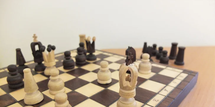 Strýček v ohrožení: Odhalte rodinnou minulost a zastavte včas explozi!