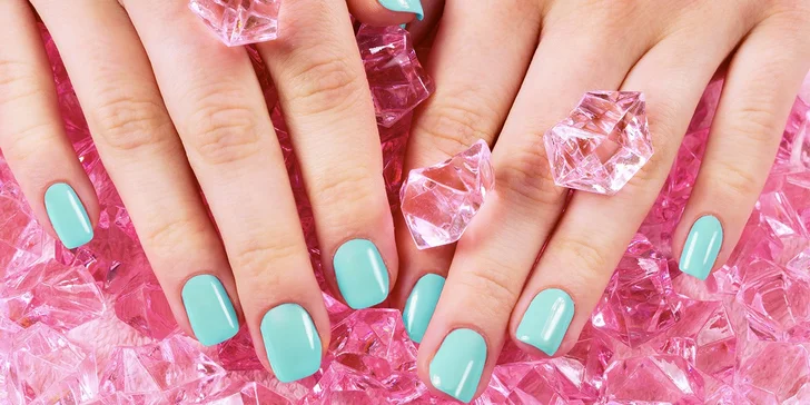 Profesionální gelová modeláž nehtů v Happy Hands Studiu