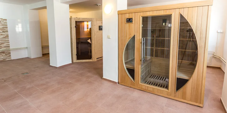 Báječný relax ve dvou včetně snídaně, wellness i láhve vína