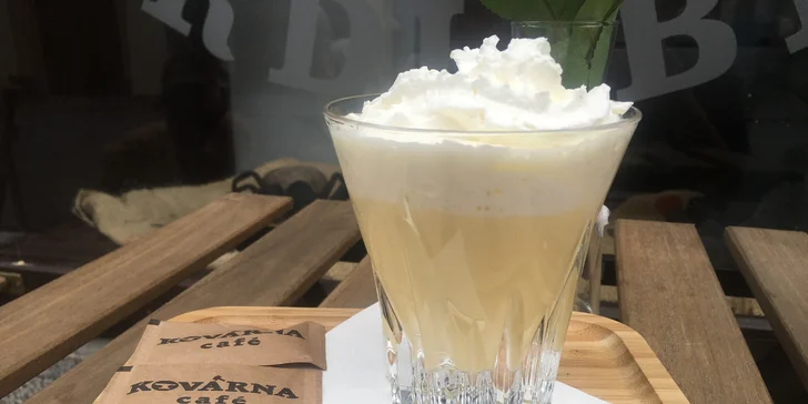 Domácí míchané Bombardino u zámeckého parku pro dva