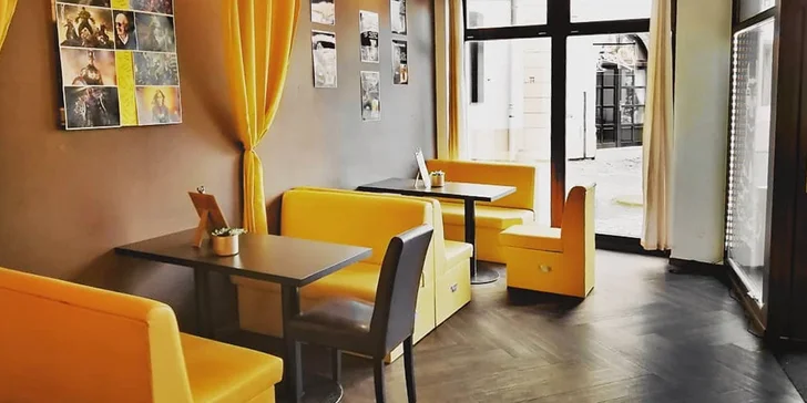 Indické menu s výběrem ze 4 hlavních chodů pro 2 osoby