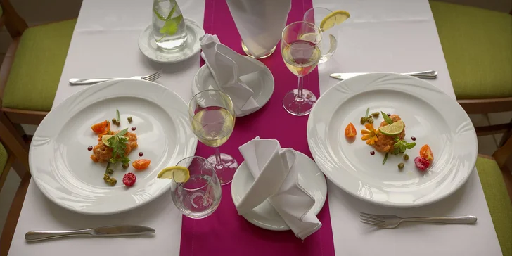 Dovolená v polských Jizerkách pro páry i rodiny: wellness pobyt v pohádkovém hotelu