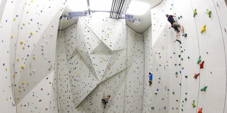 Vzhůru k výškám: vstup na lezeckou stěnu pro 2 osoby včetně vybavení