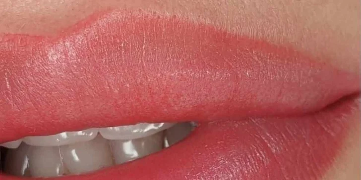 Permanentní make-up obočí, rtů či očních linek klasickými i minerálními barvami