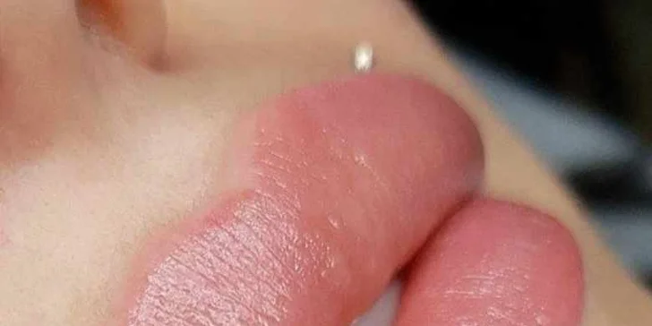 Permanentní make-up: vláskování obočí nebo make-up rtů metodou sensual lips