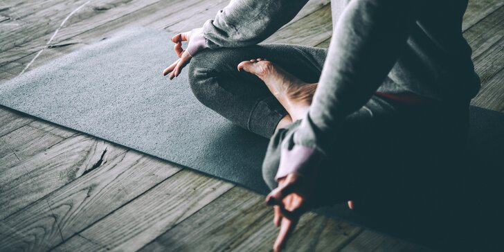 55minutová lekce jógy přesně podle vašich potřeb: ve studiu i online