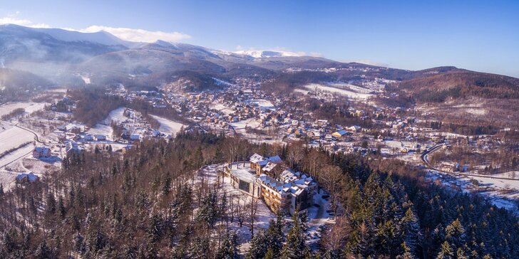 Krásy polských Krkonoš: hotel v bývalém hradu, polopenze, neomezený wellness i lyžování