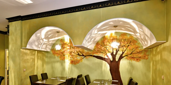 Indické menu s kuřecím i vege pro 2 osoby: předkrm, hlavní chody i dezerty