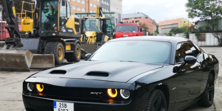 Superjízda v Dodge Challenger na 15–60 minut včetně paliva