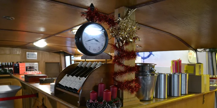 Naloďte se na Vánoce: adventní plavba se svařákem, koledami a cukrovím