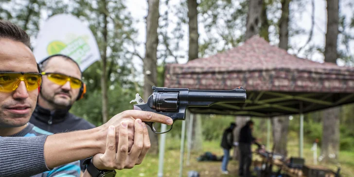 Dobrodružství na střelnici: 13 balíčků včetně dětského, až 20 zbraní