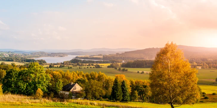 Podzimní pobyt v hotelu přímo u Lipna: polopenze a wellness