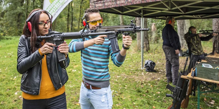 Dobrodružství na střelnici: 33, 66 a 111 nábojů a výběr z 350 zbraní