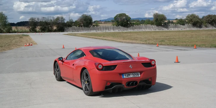 20 min. v autě snů: Porsche 911, Ford Mustang, Lamborghini Gallardo i Ferrari 458