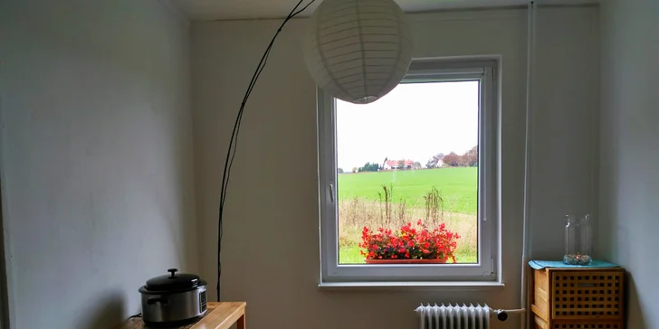 Masáž partie dle výběru s aroma oleji, teplými ručníky a nahřátím biolampou