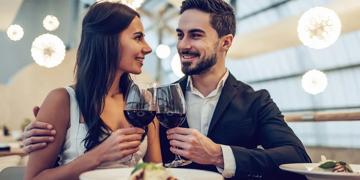 5chodové valentýnské menu pro 2: carpaccio, vývar, sépiové tagliatelle i vepřová panenka