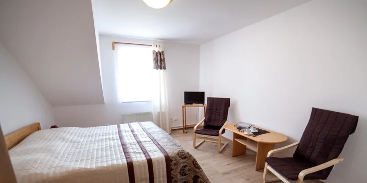 Jaro nebo léto ve Vranově nad Dyjí: pobyt v hotelu pod zámkem se zapůjčením kol