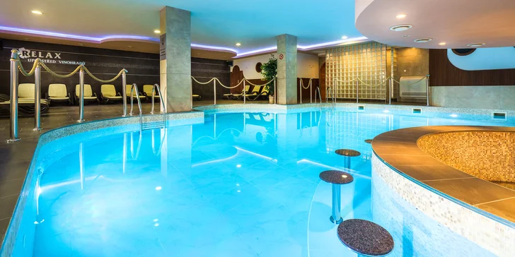 Relaxační pobyt ve Vinařství U Kapličky: polopenze, wellness a degustace vín