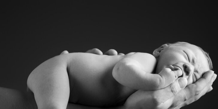 Rodinné a těhotenské focení v ateliéru: 6–10 retušovaných fotografií