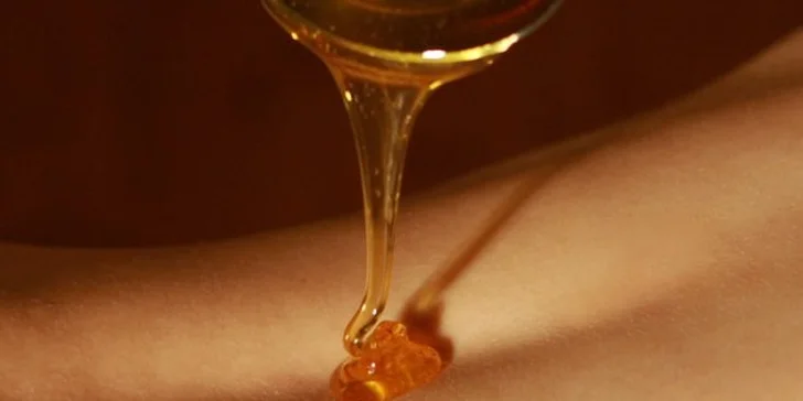 Relaxací proti splínům: hřejivý a detoxikační balíček s masáží i zábalem