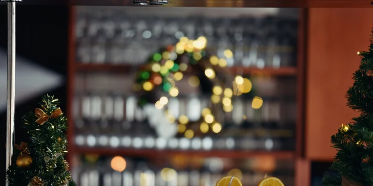 Adventní plavba centrem Prahy s výkladem a nápojem i rautovou večeří