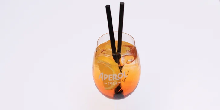 Vstup do Muzea iluzivního umění a občerstvení v kavárně: dort s nápojem nebo míchaný drink