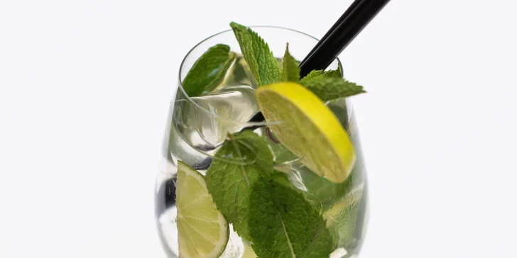 Vstup do Muzea iluzivního umění a občerstvení v kavárně: dort s nápojem nebo míchaný drink
