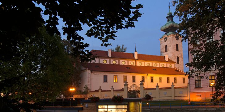 Pohoda v Českých Budějovicích: ubytování v historickém centru, jídlo a třeba i plavba lodí