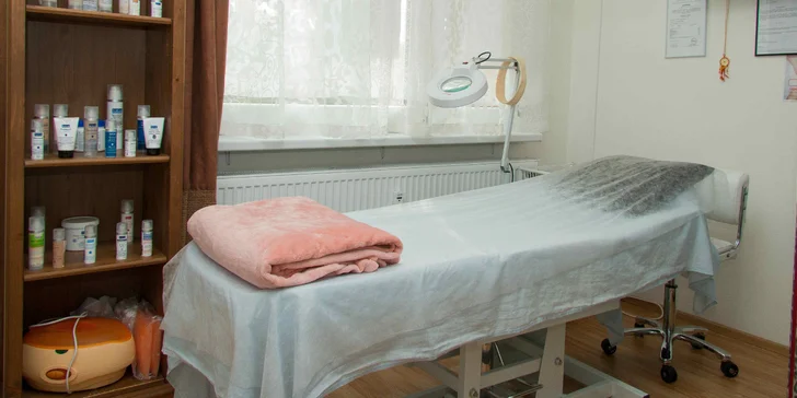 Kosmetické ošetření vč. barvení řas a obočí i liftingová masáž obličeje