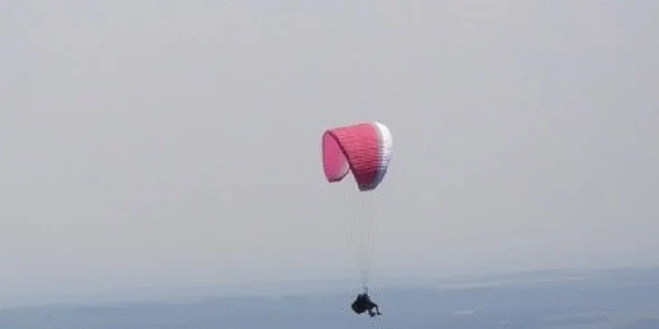995 Kč za tandemový let na padákovém kluzáku! Úžasný zážitek a zcela nový pocit za poloviční cenu.