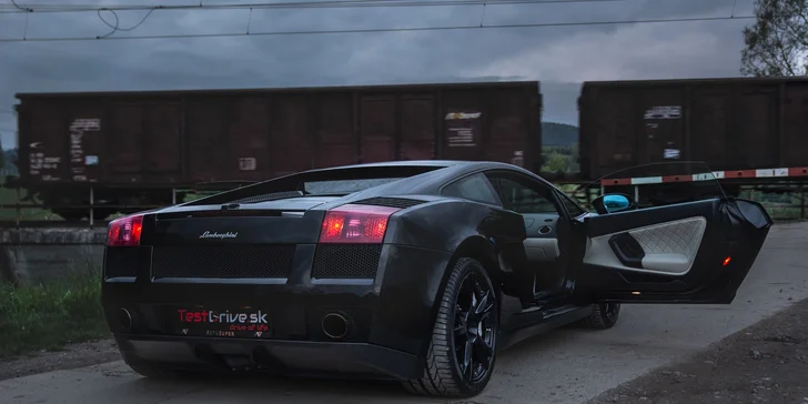 3–5 kol na technické trati v autě podle výběru: Mustang, Dodge, Nissan, Lamborghini i Ferrari
