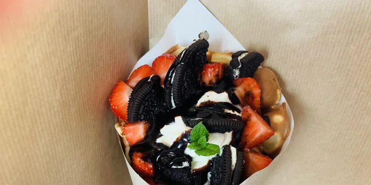 Naducané palačinky, slané wrapy nebo bubble waffle s kávou dle vašeho výběru