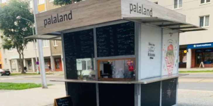 Naducané palačinky, slané wrapy nebo bubble waffle s kávou dle vašeho výběru