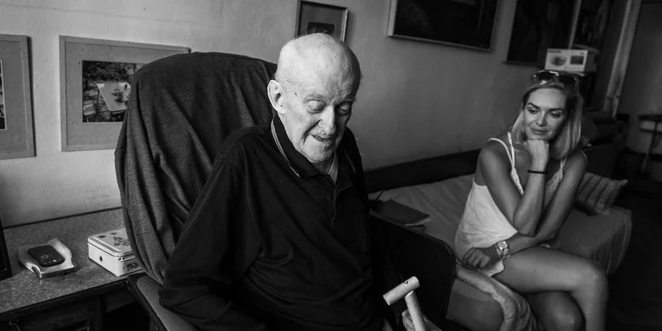 Udělejte dobrý skutek. Přispějte seniorům na pečovatelku, aby nemuseli do domova