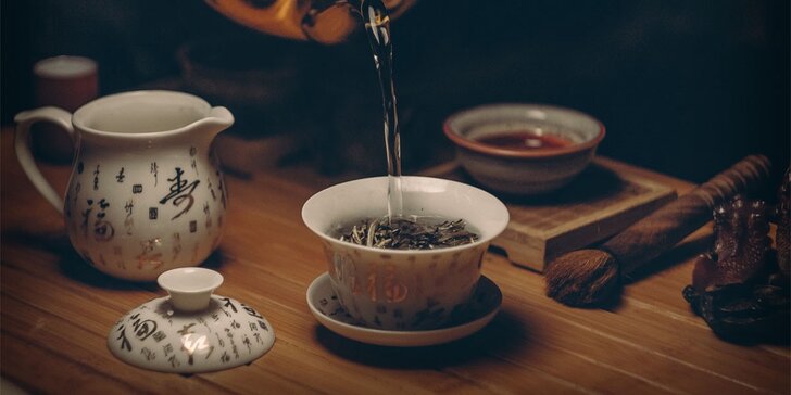 Příjemné posezení pro 2 u litru čaje dle výběru a čínské sušenky