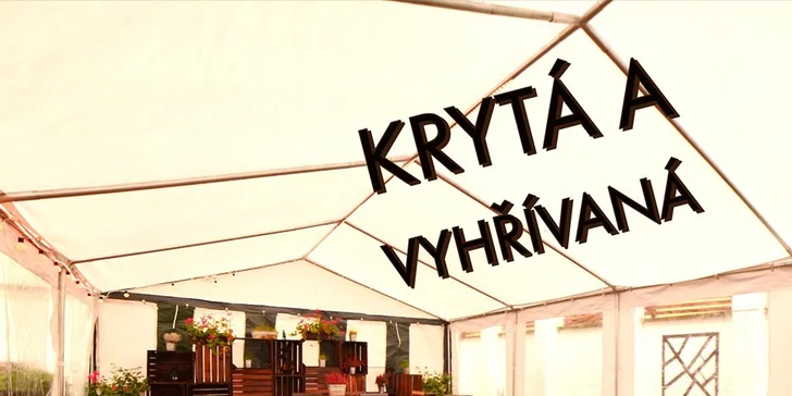 3chodové menu v moderní restauraci: lilková pasta, thajská polévka a panenka