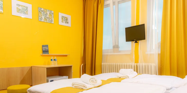 V hotelu na okraji Prahy: pobyt se snídaní a lahví vína