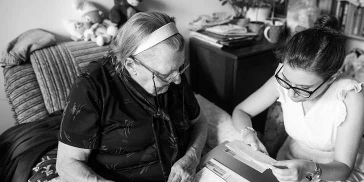 Udělejte dobrý skutek. Přispějte seniorům na pečovatelku, aby nemuseli do domova