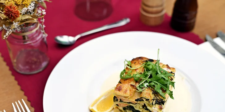 Skvělé jídlo s výhledem na Karlův most: tříchodové menu podle výběru