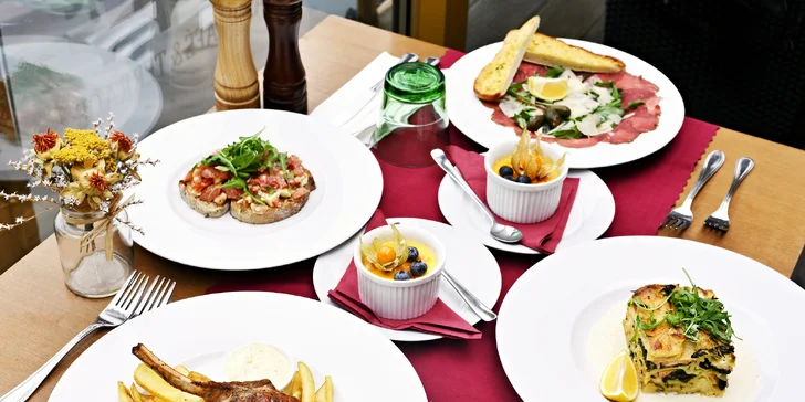 Skvělé jídlo s výhledem na Karlův most: tříchodové menu podle výběru