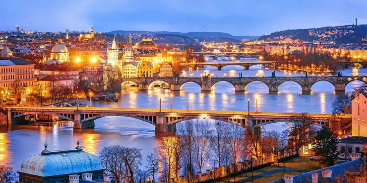 V hotelu na okraji Prahy: pobyt se snídaní a lahví vína