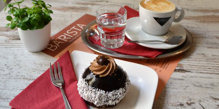Dejte si svou sladkou pauzu u cappuccina a čokoládového dezertu